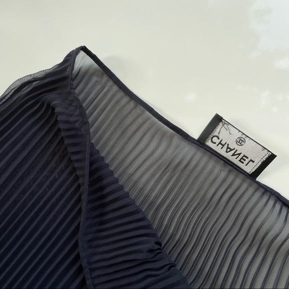 🌟SOLD🌟 Vintage Chanel Silk Skirt Set - Picture 11 of 12